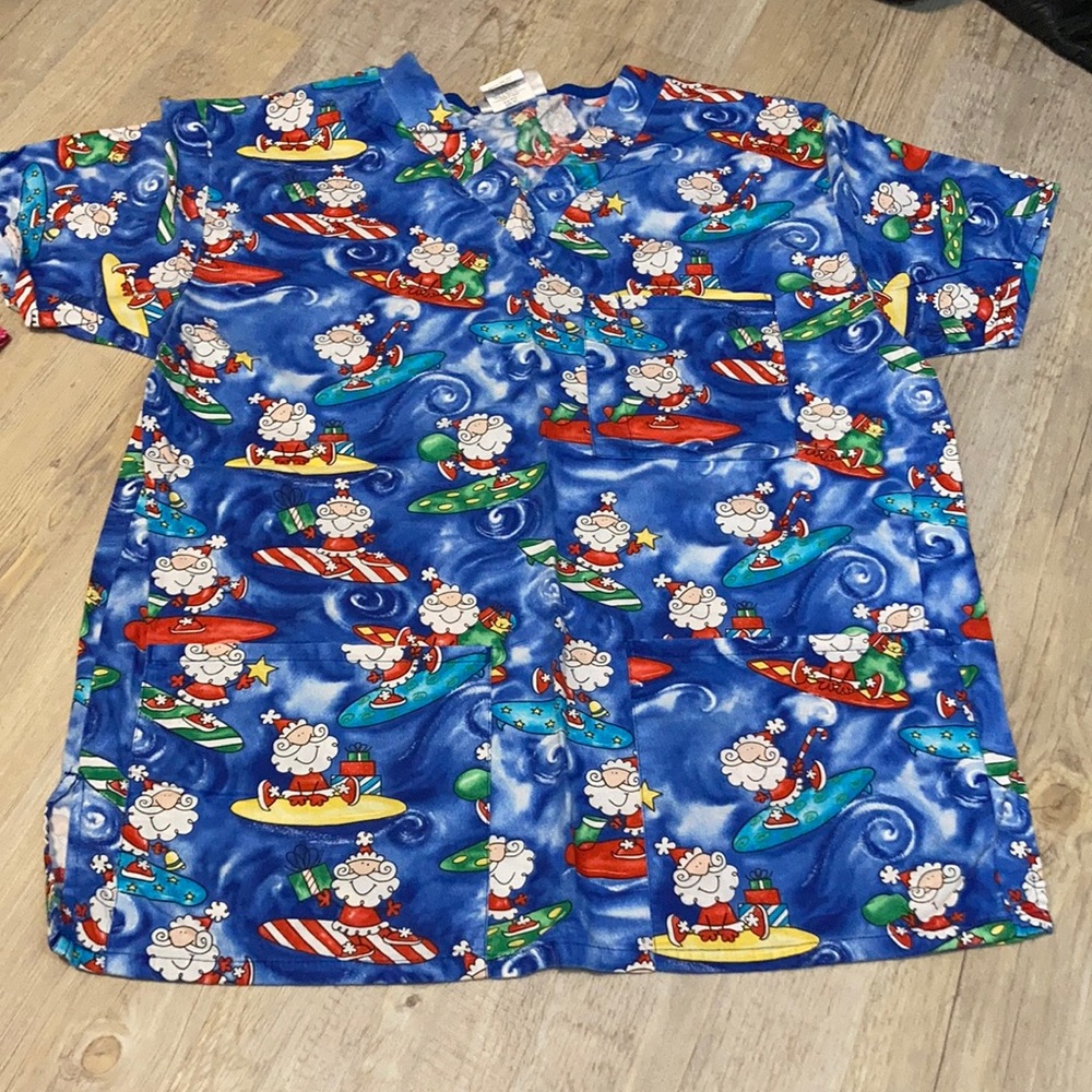 Uniform city scrub top